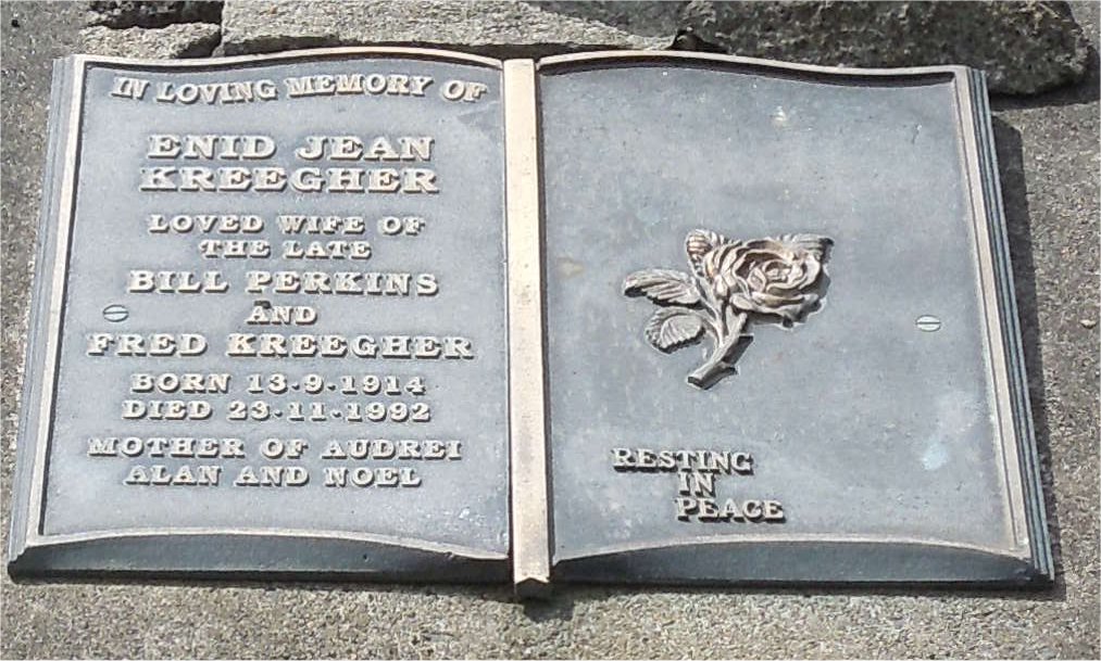 CHATFIELD Enid Jean 1914-992 grave memorial.jpg